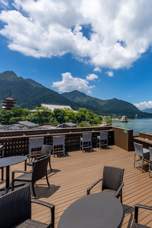 宮島唯一のルーフトップテラス